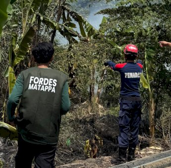 Tim FORDES MATAPPA Bonelemo Cepat Tanggap Padamkan Kebakaran Lahan