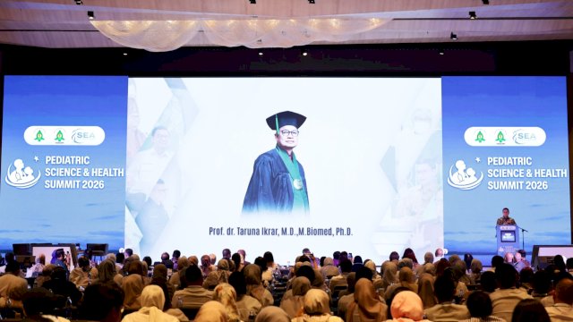 Kepala BPOM RI, Prof Taruna Ikrar saat menjadi Keynote Speech pada Pediatric Science and Health Summit 2026 di Main Ballroom Renaissance Nusa Dua, Bali, Sabtu (8/8/2026). (Foto: Istimewa)