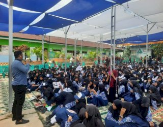 Ratusan Pelajar SMP Negeri 40 Bulukumba Diedukasi Bahaya Narkoba, Polisi Tekankan Pentingnya Berani Berkata Tidak