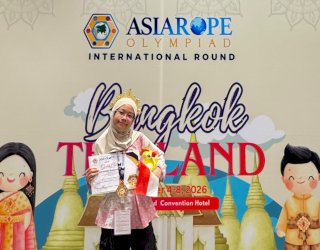 Aeshyazidni, Siswi SD Athirah Baruga Peraih Medali Emas Olimpiade Internasional