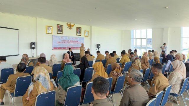 Pelaksanaan GENCARKAN melalui Edukasi Keuangan OJK Sulselbar memfokuskan pada penguatan kelompok perempuan dan UMKM untuk mewaspadai penipuan keuangan berkedok investasi. (Dok. OJK Sulselbar) 