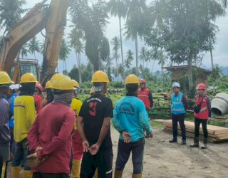 First Stringing SUTT 150 kV Bungku-Pelanggan PT ACN Dimulai, PLN Perkuat Sistem Kelistrikan di Sulawesi