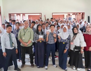 OJK Sulselbar Perkuat Literasi Keuangan ke Pelajar, Perempuan dan Pelaku UMKM di Pasangkayu