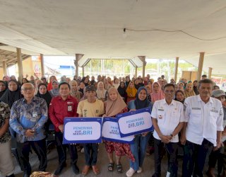 OJK Bekali Masyarakat Pesisir Jeneponto Cerdas Kenali Produk dan Layanan Jasa keuangan