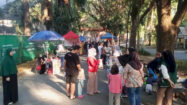 Antusiasme warga saat menikmati Baruga Market yang dilaksanakan manajemen Bukit Baruga setiap akhir pekan. (Dok. Bukit Baruga) 