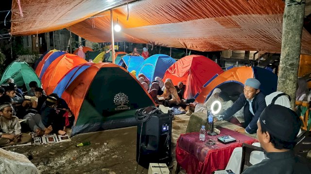 Puluhan santri mengikuti Tahfidz Camp yang digelar LAZ Hadji Kalla di Desa Mundan, Kecamatan Anggeraja, Kabupaten Enrekang. (Dok. LAZ Hadji Kalla) 
