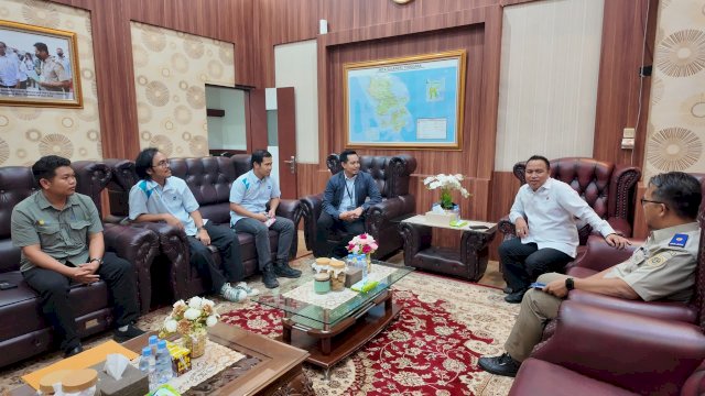 Para perwakilan PLN UIP Sulawesi melakukan koordinasi dengan Kepala Kanwil BPN Provinsi Sulawesi Tenggara beserta jajaran di Kendari. (Dok. PLN UIP Sulawesi) 