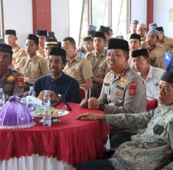 Ngaji Kebangsaan Bersama Gus Baha, Polres Bulukumba dan Santri Doakan Bangsa Indonesia
