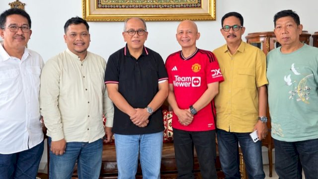 Anggota DPRD Sidrap dari Fraksi Partai Golkar, Ismail Aksa saat bersilaturahmi dengan Ketua DPD I Golkar Sulsel, Ilham Arief Sirajuddin di kediaman pribadi IAS di Jalan Gunung Batu Putih, Makassar, Senin (31/8/2026) malam. (Foto: Istimewa)