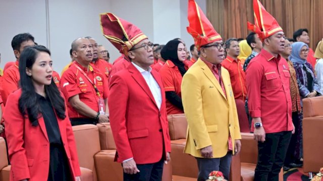 Ketua DPD I Golkar Sulsel, Ilham Arief Sirajuddin saat menghadiri Rapat Kerja Daerah (Rakerda) XIX DEPIDAR SOKSI Sulsel di Swiss-Belhotel Waterfront, Jalan Ujung Pandang, Makassar, Minggu (6/9/2026). (Foto: Istimewa)