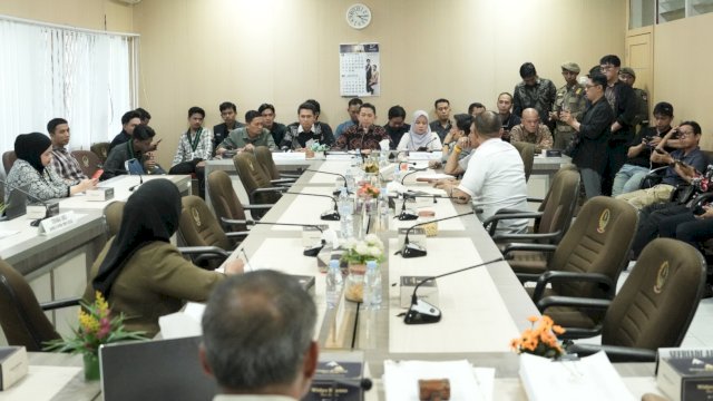 Rapat dengar pendapat (RDP) Komisi D DPRD Sulsel dengan pihak PLN yang digelar di kantor sementara DPRD Sulsel, Jalan AP Pettarani, Makassar, Kamis (10/9/2026). (Foto: Istimewa)
