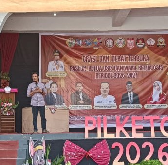 Pembelajaran Demokrasi Sejak Dini, KPU Soppeng Jadi Panelis Debat Calon Ketua OSIS SMAN 1