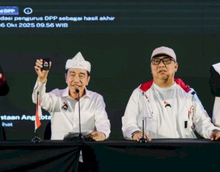 Yakin PSI Tembus Senayan, Jokowi Pamer KTA dan Resmi Tegaskan Diri sebagai Kader
