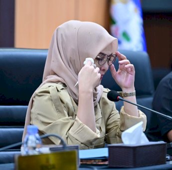 Momen Haru Jufri Rahman Pamit Jelang Purnabakti, Cicu Teteskan Air Mata di Paripurna DPRD Sulsel