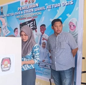Didik Pemilih Pemula, KPU Soppeng Dampingi Pelaksanaan Pilketos SMAN 4 Soppeng