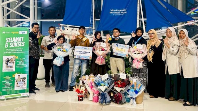 Tim Riset SMP Islam Athirah Makassar berhasil meraih emas di OPSI 2026, di Universitas Muhammadiyah Jakarta, 24&ndash;30 September 2026. (Dok. SMP Islam Athirah Makassar) 