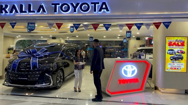 Menjelang penghujung tahun, Kalla Toyota menghadirkan program penawaran khusus bagi masyarakat yang ingin memiliki kendaraan Toyota lebih awal melalui program Toyota End Year Sale: Gebyar 74 Tahun Kalla. (Dok. Kalla Toyota) 