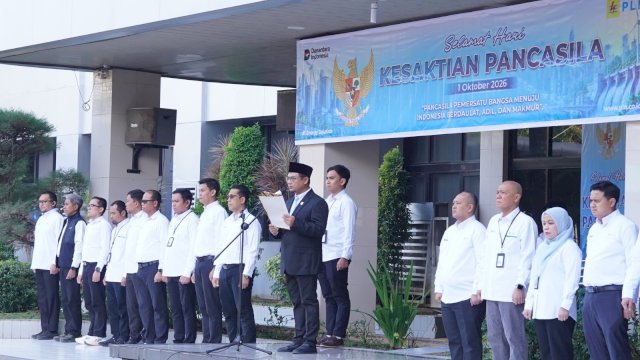 PLH General Manager PLN UIP Sulawesi, Misdjan Endang Subrata bertindak sebagai Pembina Upacara Peringatan Hari Kesaktian Pancasila 2026, di Halaman Kantor PLN UIP Sulawesi, kemarin. (Dok. Humas PLN UIP Sulawesi) 