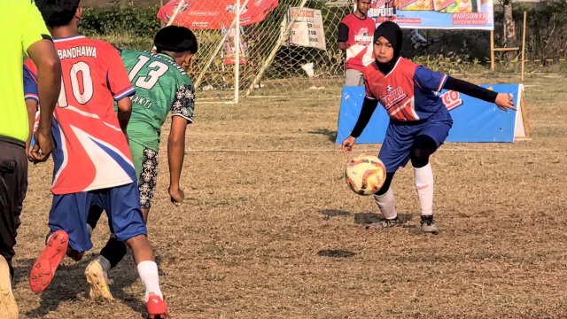 Pertandingan Superco Superteam bersama SSB Kaltim dalam Final Superco Superfest 2026 yang berlangsung di Lapangan Telkom Makassar, Minggu, (04/10/2026). (Dok. Istimewa) 