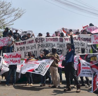 Sepekan Akses Rante Balla Diblokade, Pekerja Awak Mas Tak Bisa Bekerja
