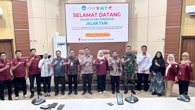 Ket: Jalan Rabat Beton Berbasis Limbah Pertanian Diresmikan