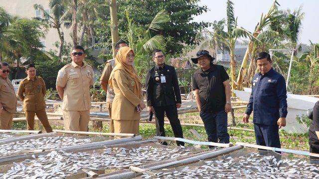 Ket: Penasihat Menteri Kunjungi Kampung Nelayan Cempae