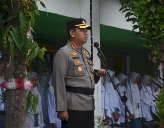 Kapolres Bulukumba Jadi Irup di SMAN 1, Ingatkan Siswa Jauhi Narkoba dan Bullying