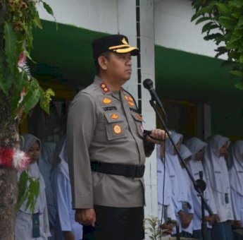 Kapolres Bulukumba Jadi Irup di SMAN 1, Ingatkan Siswa Jauhi Narkoba dan Bullying