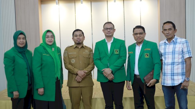 Ket: Wali Kota Parepare, Tasming Hamid bersama Pengurus PPP Parepare