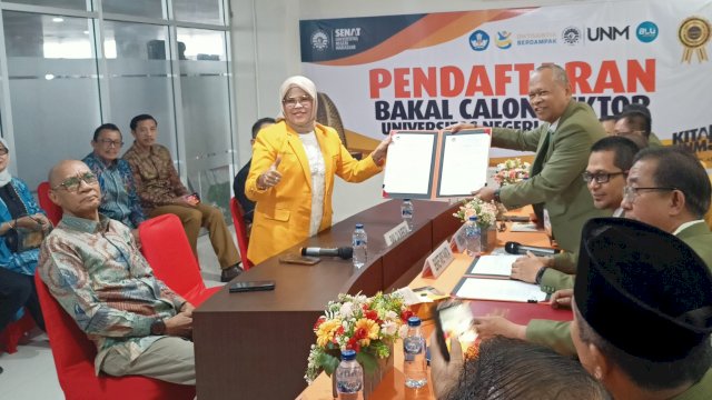 Prof Hasmyati resmi mendaftar sebagai bakal calon Rektor Universitas Negeri Makassar (UNM) periode 2027-2031, Kamis (8/10/2026). (Foto: Istimewa)
