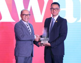 Transformasi Berorientasi Pelanggan, PLN Raih Sector Champion dan Runner Up BUMN Layanan Terbaik Danantara Indonesia CX100 Award 2026
