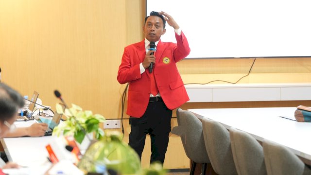 Bupati Sidrap, Syaharuddin Alrif sukses menuntaskan seminar hasil penelitian Program Studi Doktor (S3) Ilmu Pertanian, Fakultas Pertanian Universitas Hasanuddin (Unhas), Rabu (21/10/2026). (Foto: Humas Pemkab Sidrap)