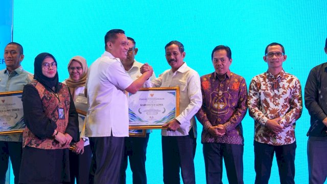 Pemkab Gowa meraih penghargaan Terbaik ke-5 pada penghargaan Jamsostek Award 2026, di Phinisi Ballroom, Claro Hotel Makassar, Kamis, (22/10/2026). (Dok. Humas Gowa) 