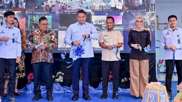 Ketua DPRD Sulsel, Andi Rachmatika Dewi, mendampingi Kepala BGN, Sudaryono dalam peresmian SPPG wilayah 3T di Kabupaten Takalar, Jumat (2/10/2026). (Foto: Istimewa)