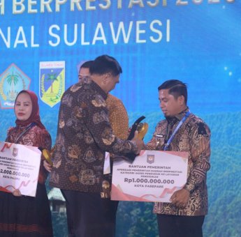 Parepare Raih Penghargaan Terbaik III Akses Layanan Pendidikan Regional Sulawesi