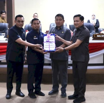 Tasming Hamid Serahkan Ranperda APBD Perubahan 2026 ke DPRD Parepare
