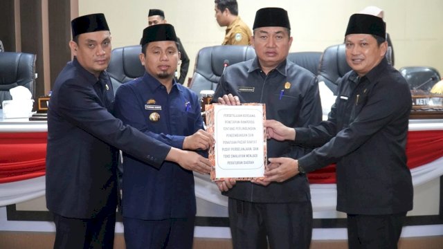 Ket: Rapat Paripurna 